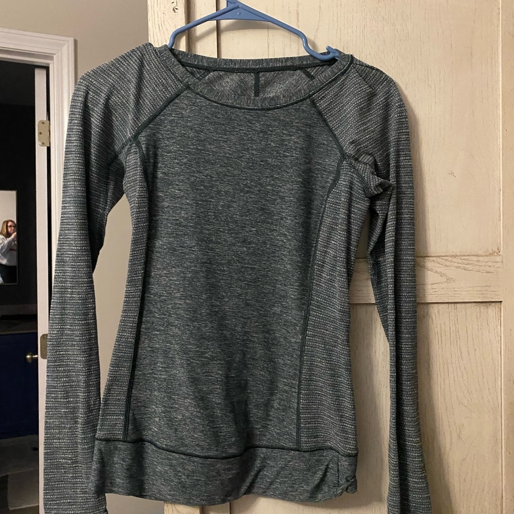 lululemon athletica Charcoal Long Sleeve Top